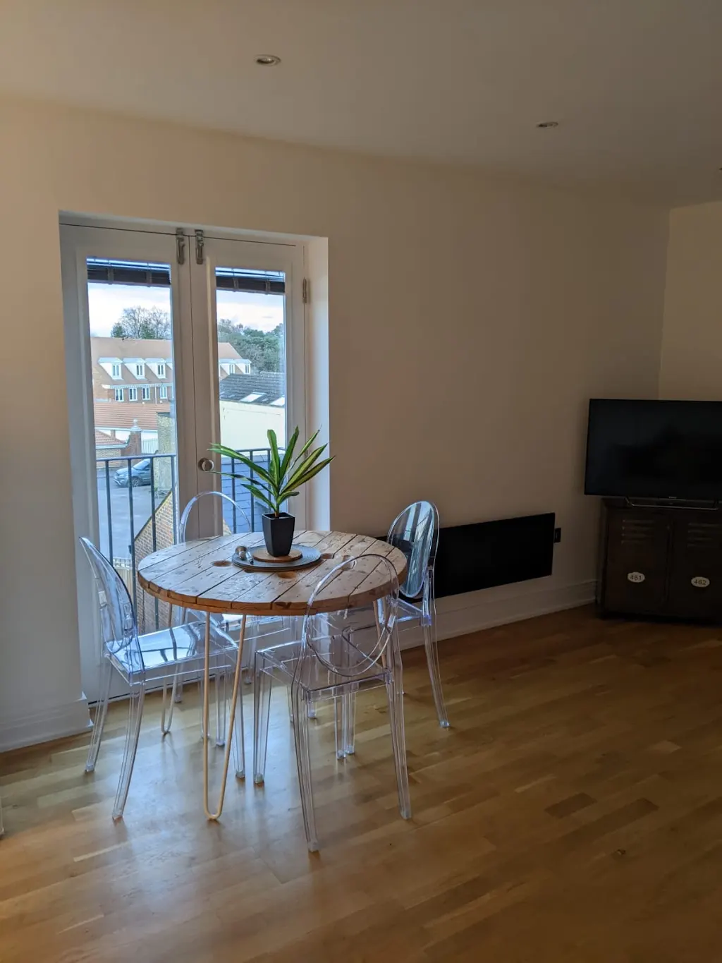 Repainting & redecorating 8